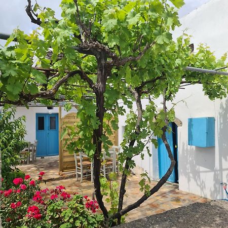 Appartement Kamaraki Aroniadika à Kýthira Extérieur photo