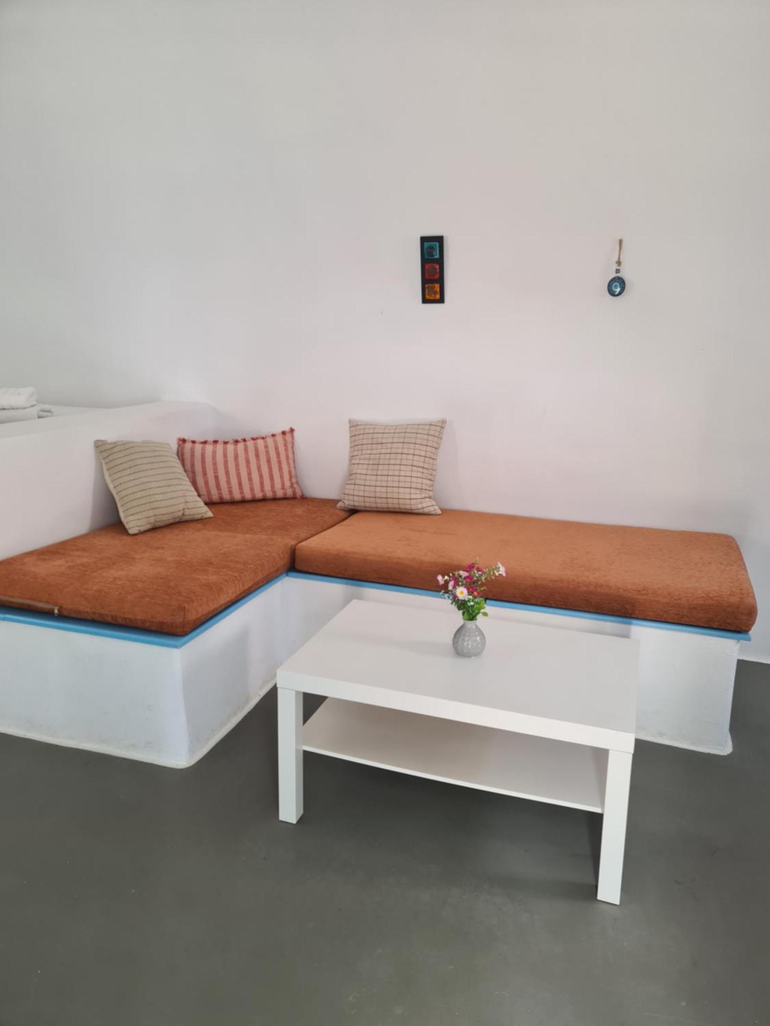 Appartement Kamaraki Aroniadika à Kýthira Extérieur photo